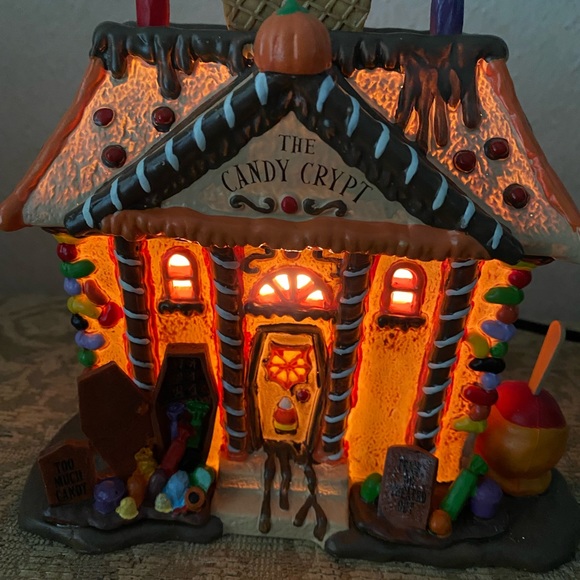 Sugar And Spice LEMAX Gingerbread Village Halloween The Candy Crypt RETIRED - Picture 2 of 12